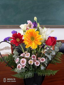 安徽芜湖技师学院与芜湖汽车工程学校联合举办三八妇女节女职工插花比赛